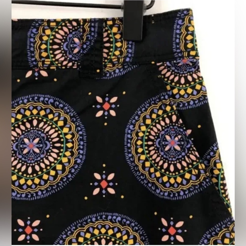 Maeve By Anthropologie Abstract City Black Motif Shorts Size 0 - Picture 4 of 5
